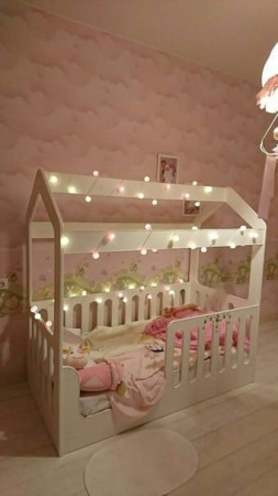 Кровать Сказка (Домик) Белая/Спальное Место 800 х 1600 мм